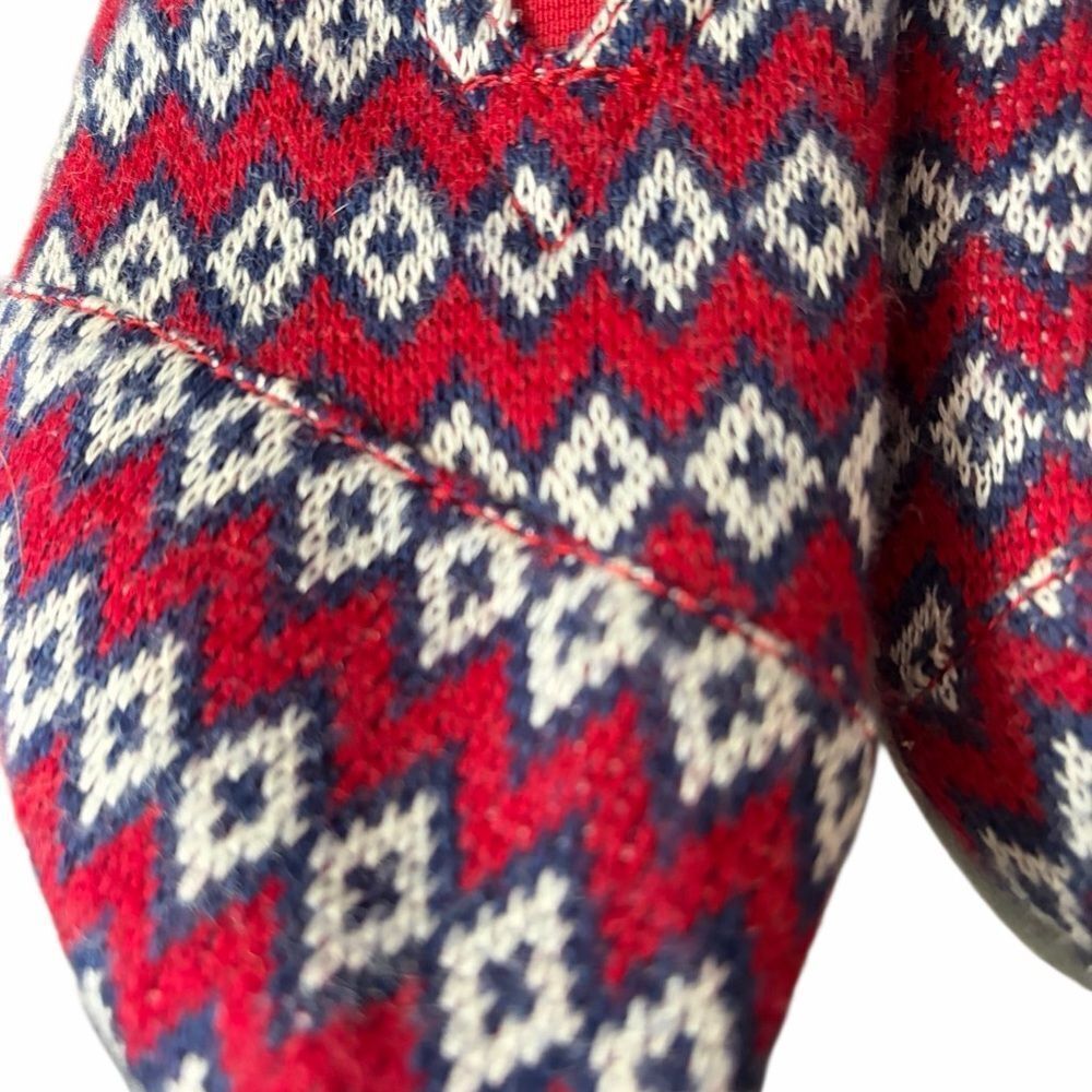 TOMS Classic Knit Geo Diamond Patterned slip-on shoes size 8.5W. - Picture 3 of 6